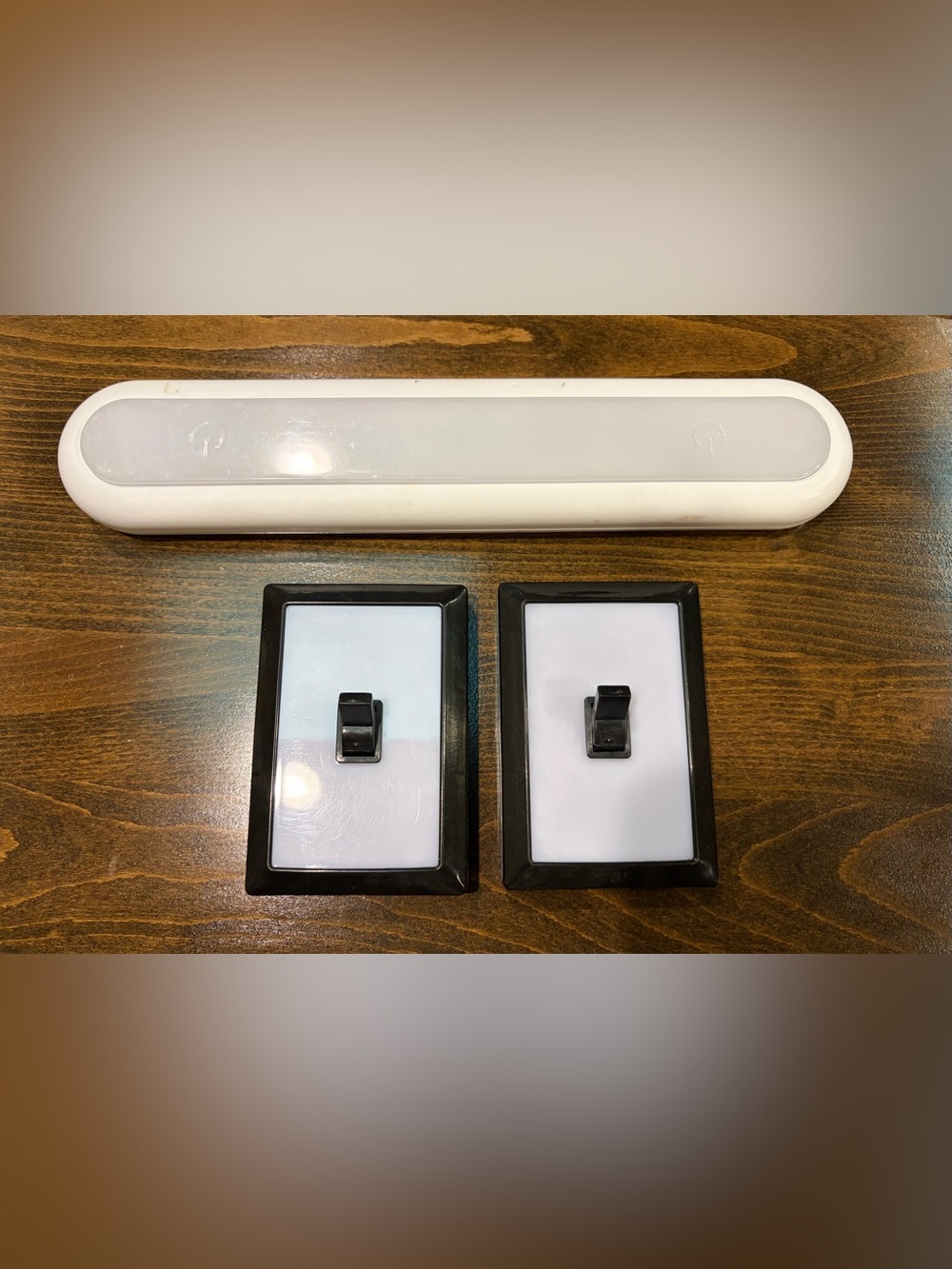3 battery operated lights.